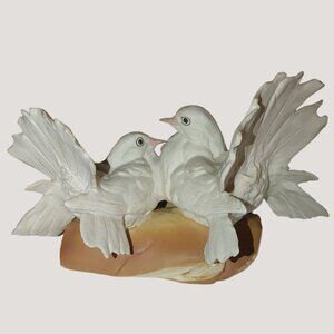 Capodimonte Doves Decorative Figurine Porcelain Italy White Birds Vintage